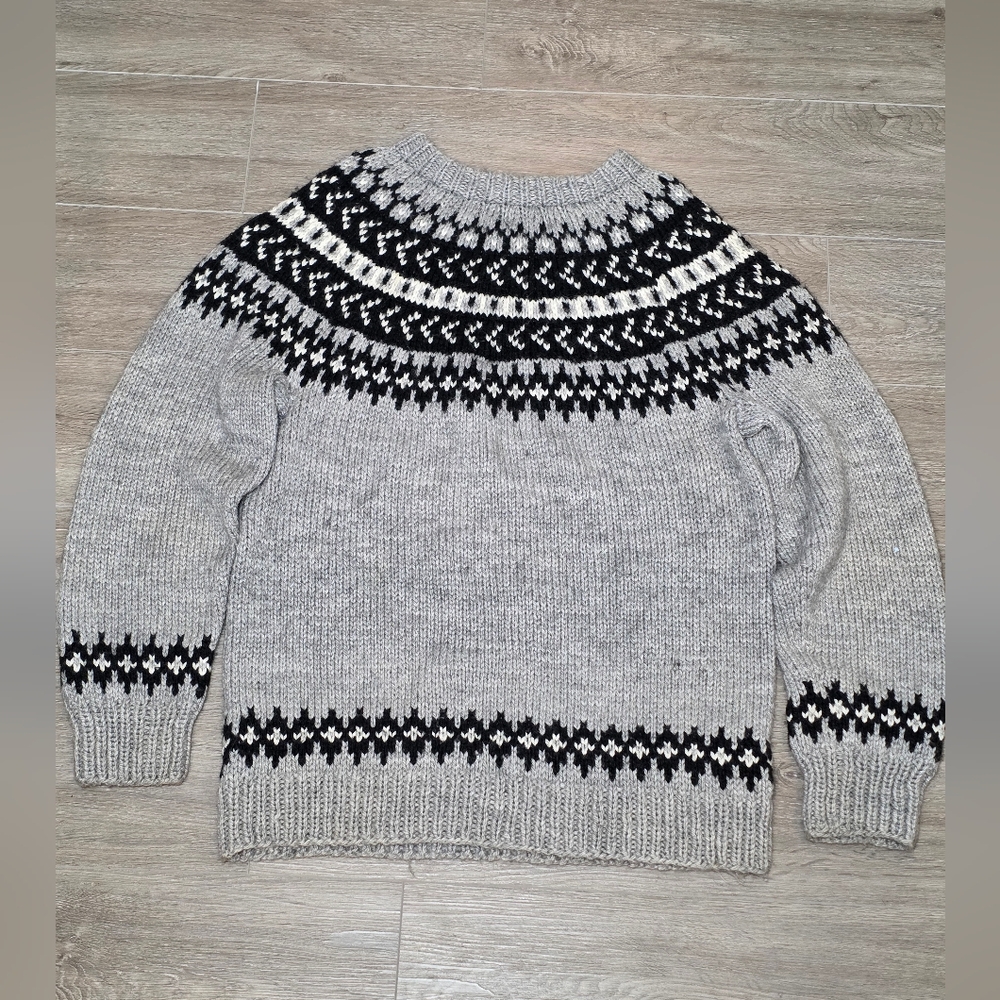 Geometric Grey & Black Handknit Sweater Adult Size L- XL Soft Warm - Picture 5 of 5